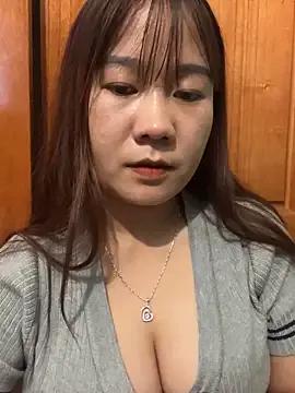 Freechat qinejr37 on StripChat