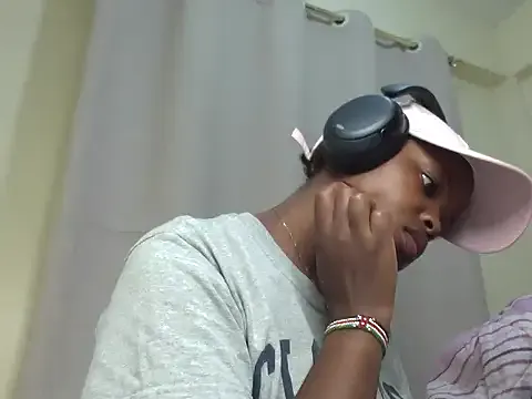 queen-sasha on StripChat 