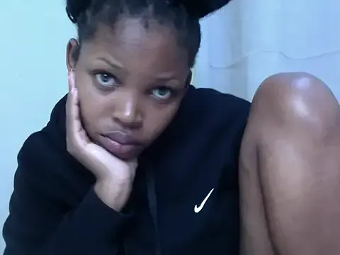 queen-sasha on StripChat 