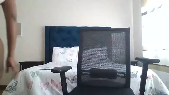 QUEENMANDYY on StripChat