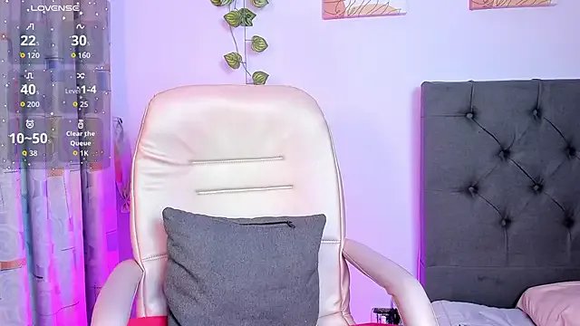 Freechat Quiinn_bx on StripChat