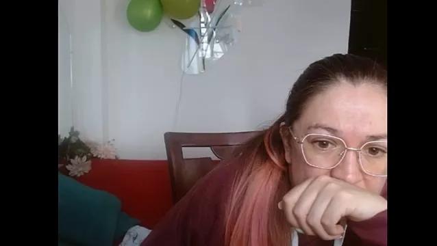 Freechat rashellroses22 on StripChat