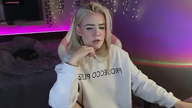 Freechat RedVelveten on StripChat