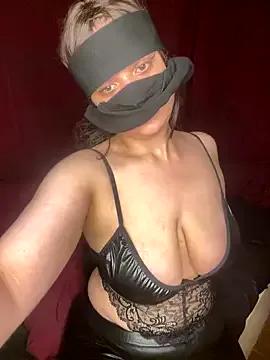 RooVaaN-Xx on StripChat 