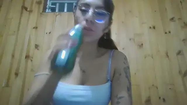 Freechat Roselingalvis13 on StripChat