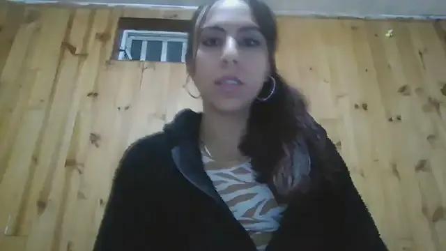 Freechat Roselingalvis13 on StripChat