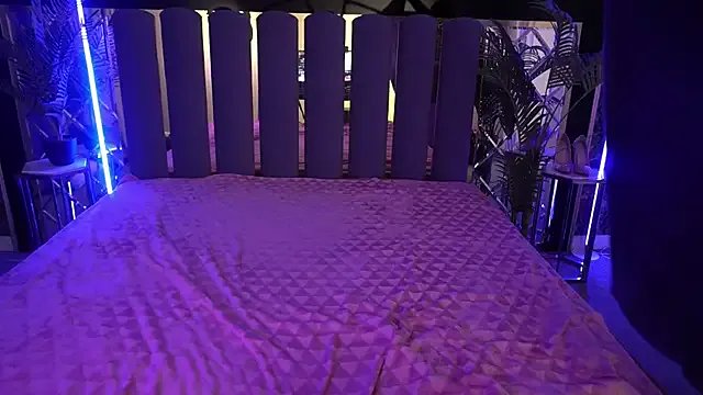 Freechat RosieMoons on StripChat