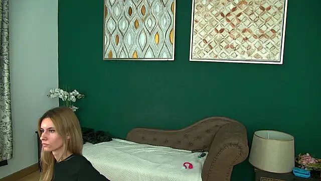 Freechat RoxanneJoy on StripChat