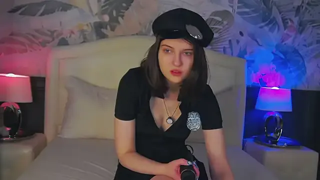 Offline Ruby_de_Cherry on StripChat