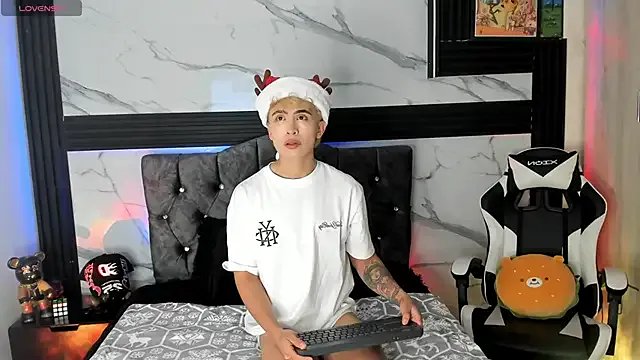 Saimonvela on StripChat