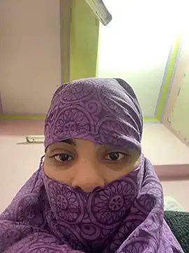 Sandhya_77 on StripChat