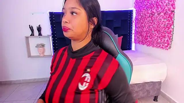 SaraApril_1 on StripChat