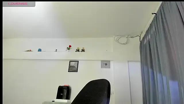 Sinthia_Collins on StripChat