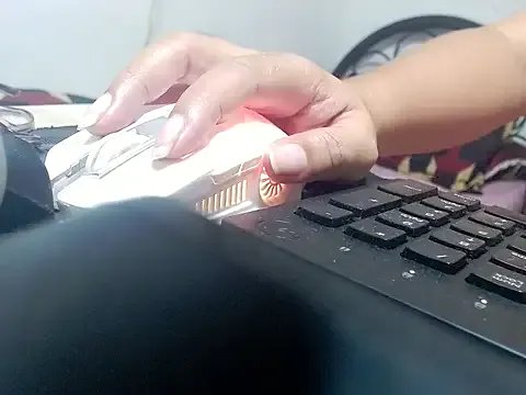 Freechat SKINNYMONSTERCOCK on StripChat