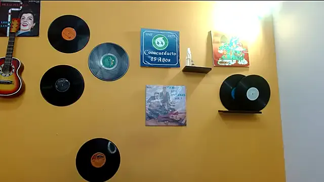 Freechat skinnyverus18 on StripChat