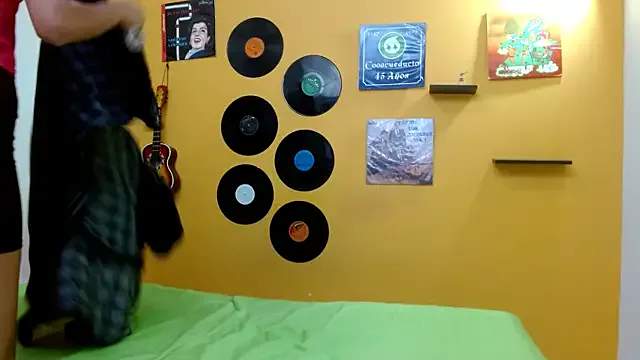 Freechat skinnyverus18 on StripChat