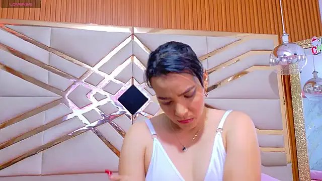 Freechat Sluttyandmature on StripChat