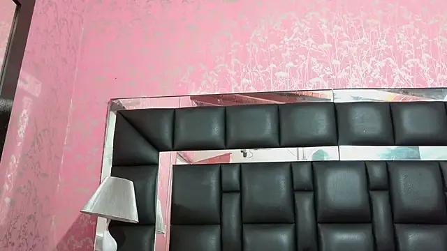 Sofia_martiin on StripChat