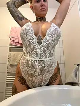 Sophi_Spice — Get naked + private WhatsApp