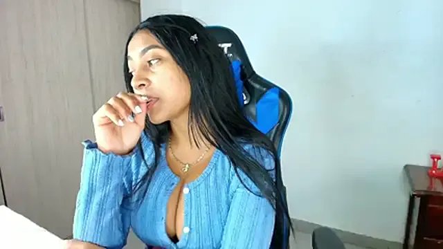 Freechat sophiax-x on StripChat