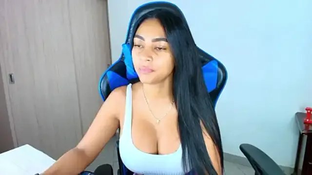 Freechat sophiax-x on StripChat