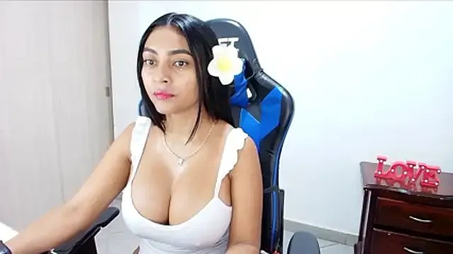 Freechat sophiax-x on StripChat