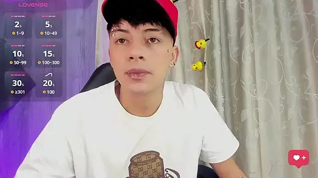 Steev_Novoa on StripChat