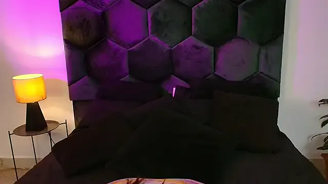 SuzzieSweet on StripChat 