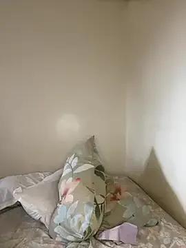 sweet18creamybigpussy on StripChat 