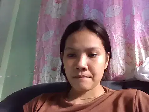sweetcherry23 on StripChat