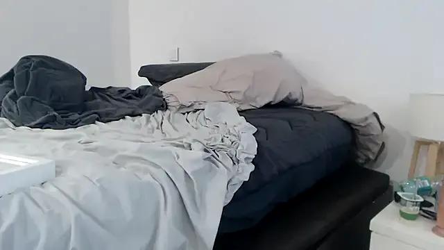 sweeti_Em on StripChat 