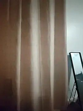 Freechat SweetyNinaOff1 on StripChat