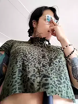 taaylor33 on StripChat