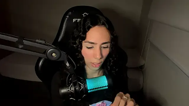 TakakoAthan on StripChat