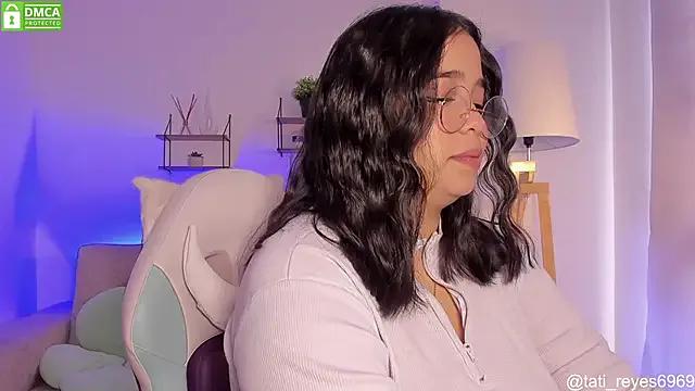 tati_reyess on StripChat 