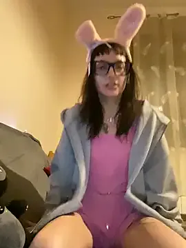 TheBunnyIwas model from StripChat