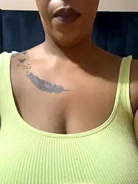 Freechat THICKBUNNYCHICKxxx on StripChat