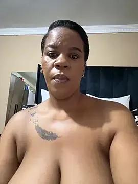 Freechat THICKBUNNYCHICKxxx on StripChat