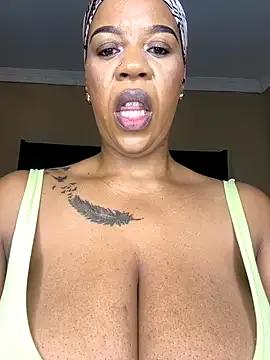 Freechat THICKBUNNYCHICKxxx on StripChat