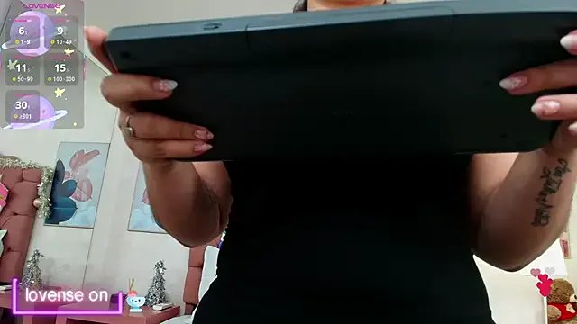 ThyaraJhons on StripChat