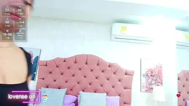 ThyaraJhons on StripChat