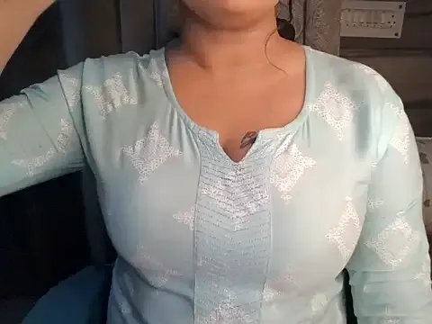 Freechat Trezza on StripChat