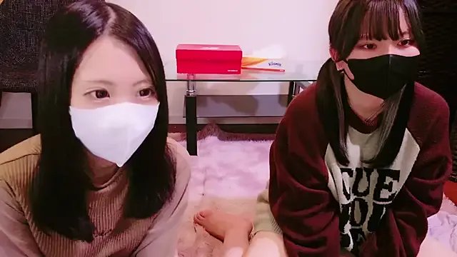 Group tsumugi_h on StripChat