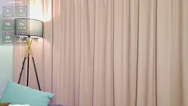 Private ur_shy_bambi on StripChat