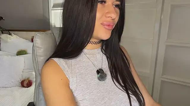 Private UrLillShy on StripChat