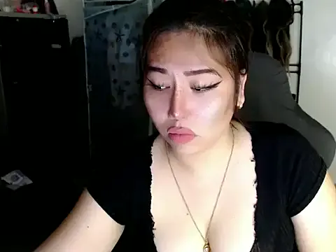 Offline urqueendominant on StripChat