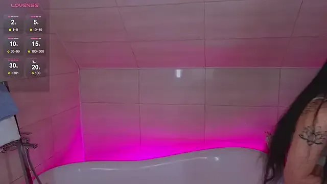 Freechat venomeowww__ on StripChat