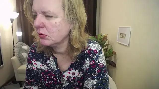 VestaWoody — be my king for tonight