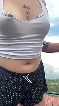 VioletEvanzz — Oil in my body naked + twerk