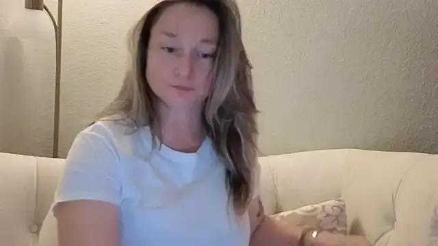 Vivian_MayXxX on StripChat 